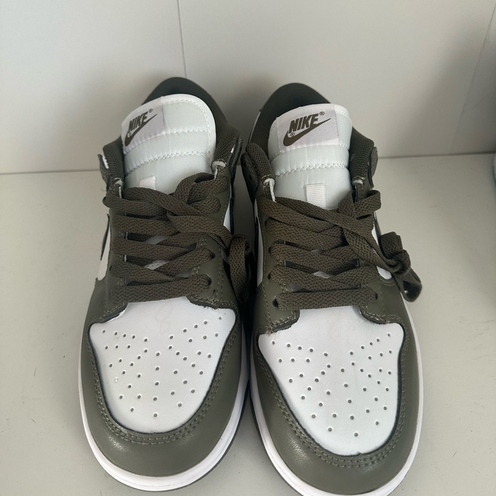 Nike dunks “medium olive” - Picture 3 of 5